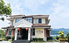 Mulan Lake View Villa: See Mountains & Gaze at Sea
