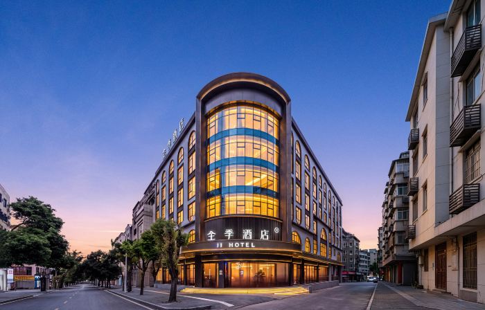 All Season Hotel (Xingyi Jushan Square Biyun Road Branch)