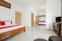 RedDoorz Syariah Near Lahat Station - 2-Star