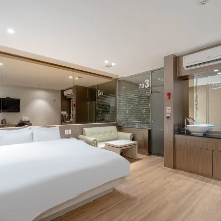 Airport Hotel