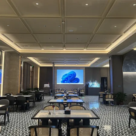 Oriental International Hotel (Leping City Donghu Park Branch)