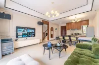 REZEN LONGHH HOTEL Hotels near Alice in Wonderland Flower Sea