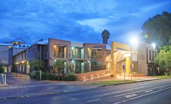 Stay at Alice Springs Hotel