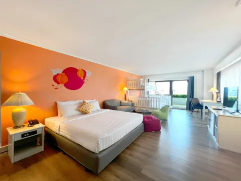 จูเนียร์คลับสวีทบัลโคนี