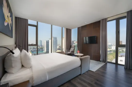 Everland Hotel Отели рядом с достопримечательностью «My Khe Pagoda»