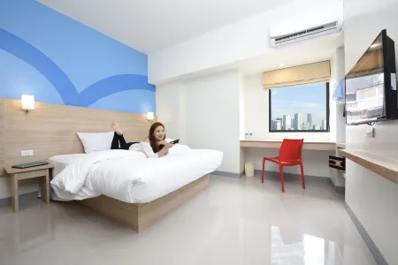 Hop Inn Hotel Alabang Manila Отели рядом с достопримечательностью «Мондрийская резиденция Condominium Corporation»