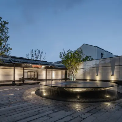 長旅沁廬大酒店 鄰近贛南師範大學(蓉江校區)的酒店
