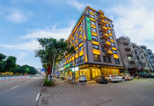 格林豪泰酒店（东兴口岸店）外景图