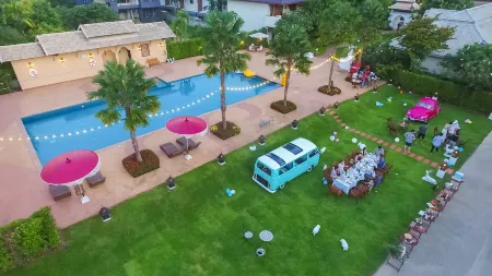 ANYIN Lanna Villa Resort Отели рядом с достопримечательностью «Ват Пратхат Дой Сутхеп»