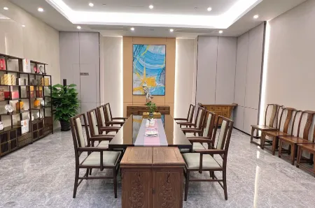 Madison Hotel Shanghai Hongqiao Hub Отели рядом с достопримечательностью «Tongji University (Jiading Campus)»