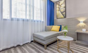 7 Days Premium Hotel (Chongqing Kaizhou District Government Square)