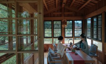 Wuyishan Six Shang · Waterfront Mountains and Beautiful Stays