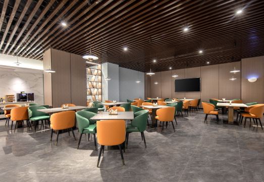 호텔 근처 편의시설