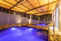 Floral Lux Hotel· Changzhou Mountain Carp Peach Blossom Hotel Hotels in Changzhou