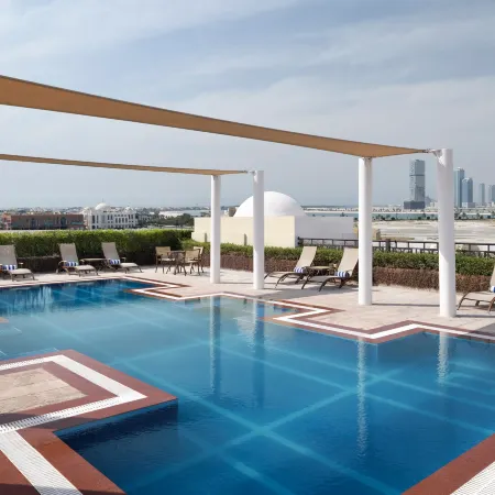 Movenpick Al Mamzar Отели рядом с достопримечательностью «Аль-Кусейс»