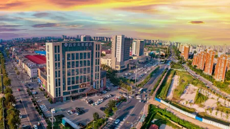 Qingdao Four Seasons Beautiful Scenery Hotel