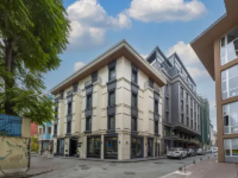 拉維飯店 图内尔广场附近的飯店