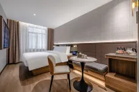 Homeinn Plus Hotel (Shanghai Lujiazui Mall Road Subway Station) Hotels near Shanghai Foreign Language School Affiliated to Shanghai International Studies University (Pudong Campus)