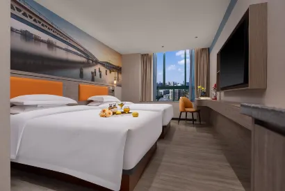 Four Seasons Hotel (Longhua Dalang Commercial Center)