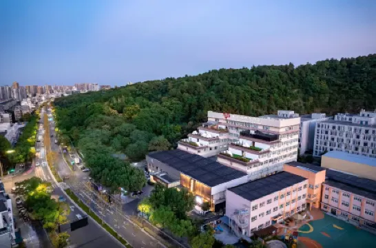 Radisson Blu Man Hotel Linping Отели рядом с достопримечательностью «Zhongdu Square»