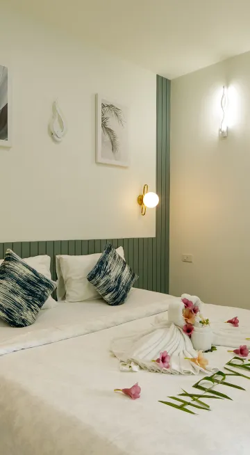 ห้องสำหรับครอบครัวพร้อมวิวภูเขา เตียงคิง+ควีนไซส์ （ชั้นล่าง)