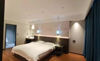 Qinyang Water Cube Hot Spring Hotel