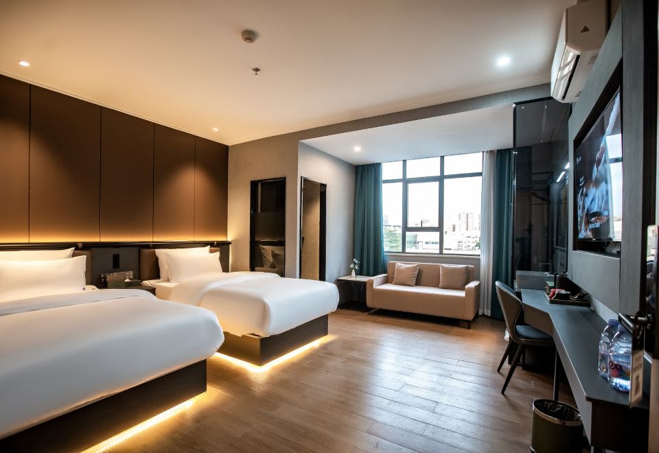 Hilda Hotel (Longhua Qinghu Subway Station) Images