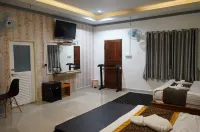 โรงแรมชายใหญ่ริเวอร์ฟร็อนท์