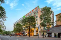 Vienna Hotel (Foshan Lingnan Mingzhu Stadium) Hotels near 7-ELEVEN