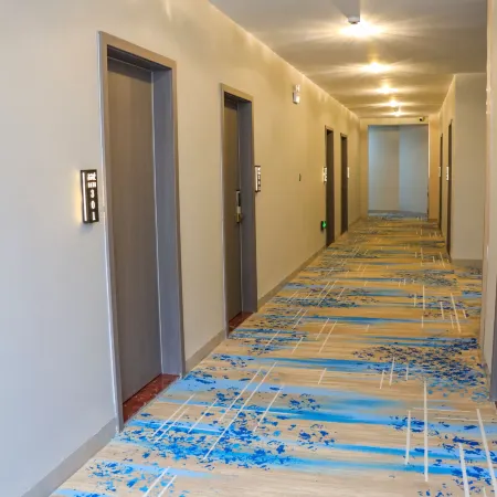 Manbo Hotel (Beihai Hepu Bus Terminal)