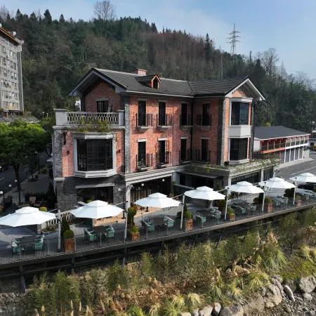 Ruo Jian Xi Homestay (Xiling Snow Mountain)