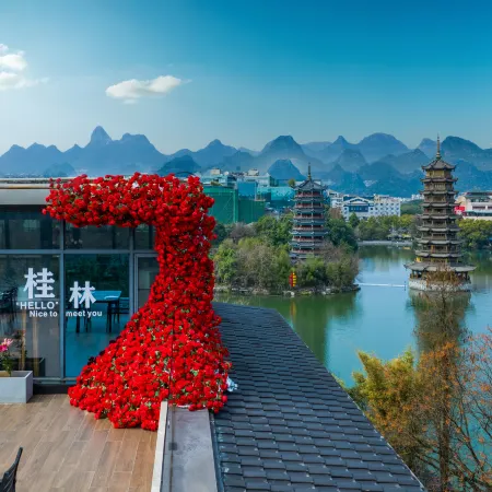 Venus Royal Hotel (Guilin Elephant Trunk Hill Sun and Moon Twin Towers) Hotels in Guilin