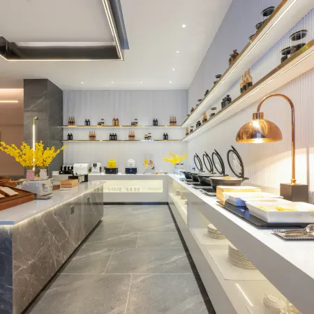Homeinn Plus Hotel (Shangluo Nanqin River Ecological Park)