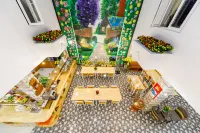 Golden Bee Hotel