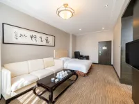 Xintaihe Hotel Hotels in Chifeng