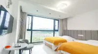 Qingfeng Homestay (Zhangjiajie West Railway Station)