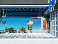 Four Points by Sheraton Boracay - Infinity Pools