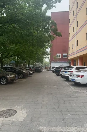 7Days Inn Chain Hotel (Beijing Shangdi Qinghe Subway Station) Отели рядом с достопримечательностью «CPC Haidian Committee Party School»