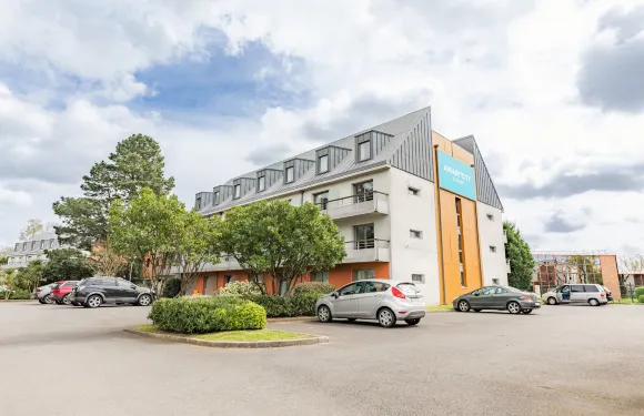 南特卡爾科夫經典城市公寓酒店