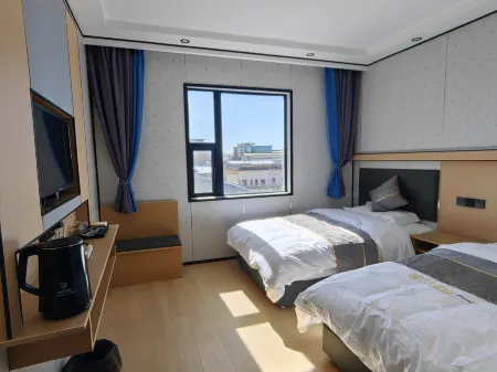 Ruoergai Zhongsheng Hotel(Passenger Transport Center Branch) Отели рядом с достопримечательностью «Dazhasi»