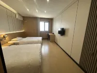 Lijing Inn - parking