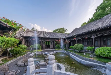 China Zhusuan Museum (Taierzhuang Ancient City Branch) Отели рядом с достопримечательностью «Taierzhuang Ancient Town»