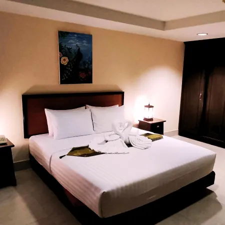 Rayong Lanna Hotel