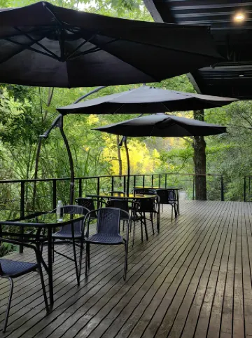 Cloud Nine Inn Tonglu Отели рядом с достопримечательностью «Fangyukong Yanjiyou Capsule Bookstore»