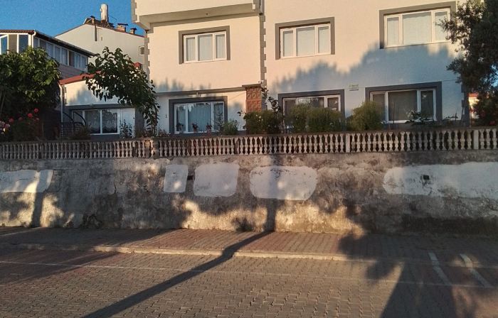 Denize sıfır müstakil bahçeli yalı