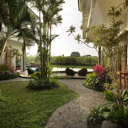 MAHALONA BALI STAY CANGGU Отели рядом с достопримечательностью «Пляж Чангу»