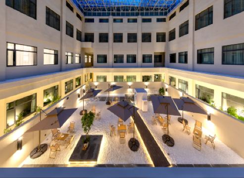 拉薩布達拉宮廣場北京中路亞朵酒店