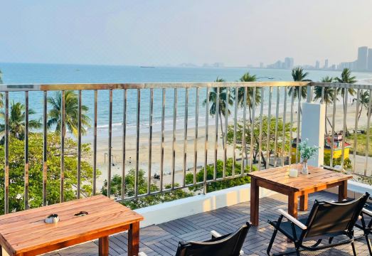 3. 손트라 시 호텔..