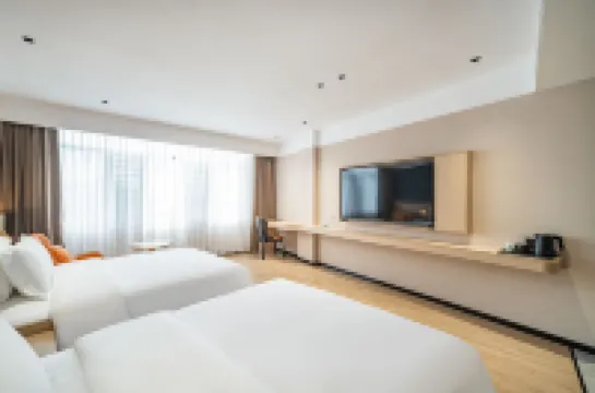 Elong Anyun Hotel（Fuchuan Park Building Ethnic Culture Square Branch）