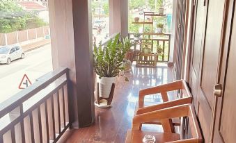 Happy Hour Boutique​ Hotel